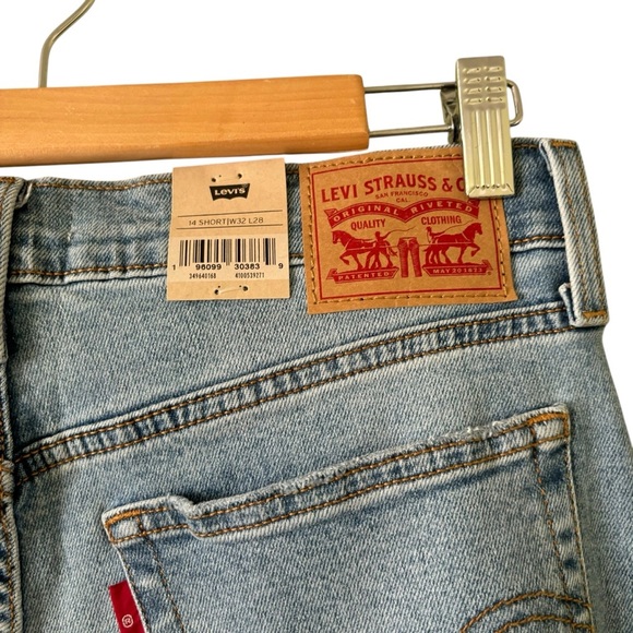 NWT Levi’s Women’s Wedgie Straight Distressed Denim Jeans- Size 32 - Picture 6 of 9